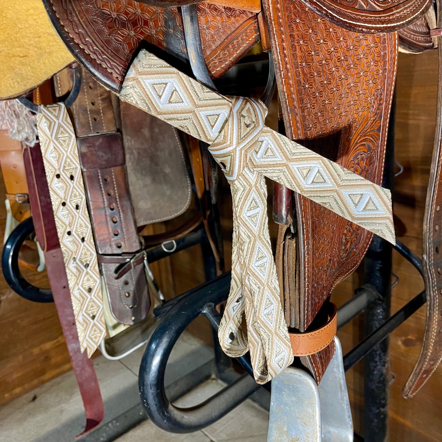 Haute-ties Latigo and Off Billet Set - Tan White and Gold Embroidered HL11