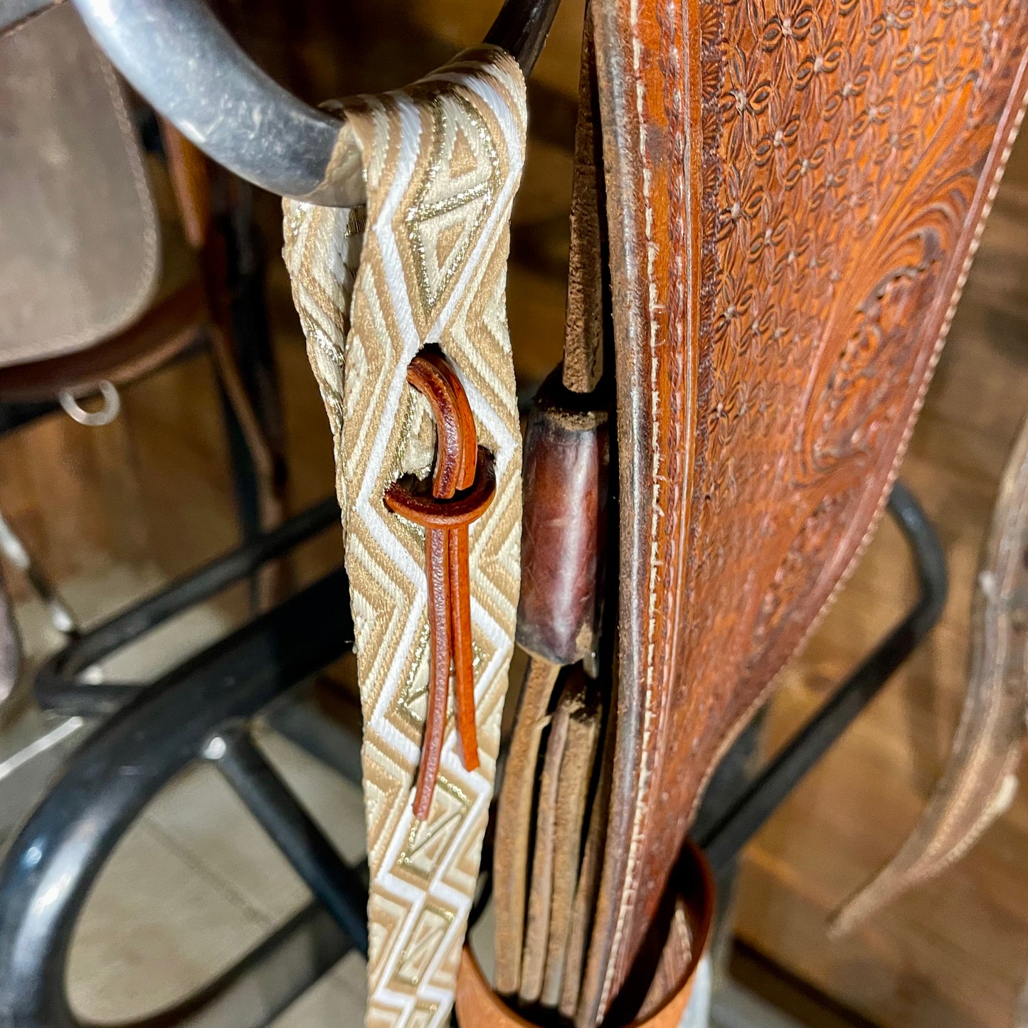 Haute-ties Latigo and Off Billet Set - Tan White and Gold Embroidered HL11